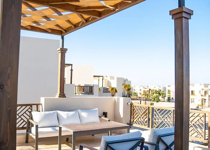 4 Bedrooms, Luxury Makadi Heights Villa