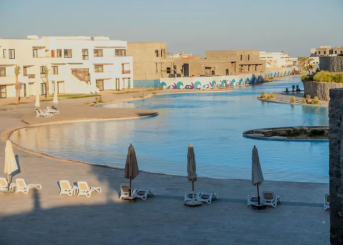4 Bedrooms, Luxury Makadi Heights Villa *