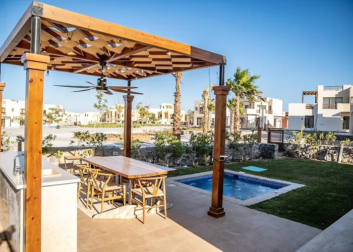 4 Bedrooms, Luxury Makadi Heights Villa Hurghada